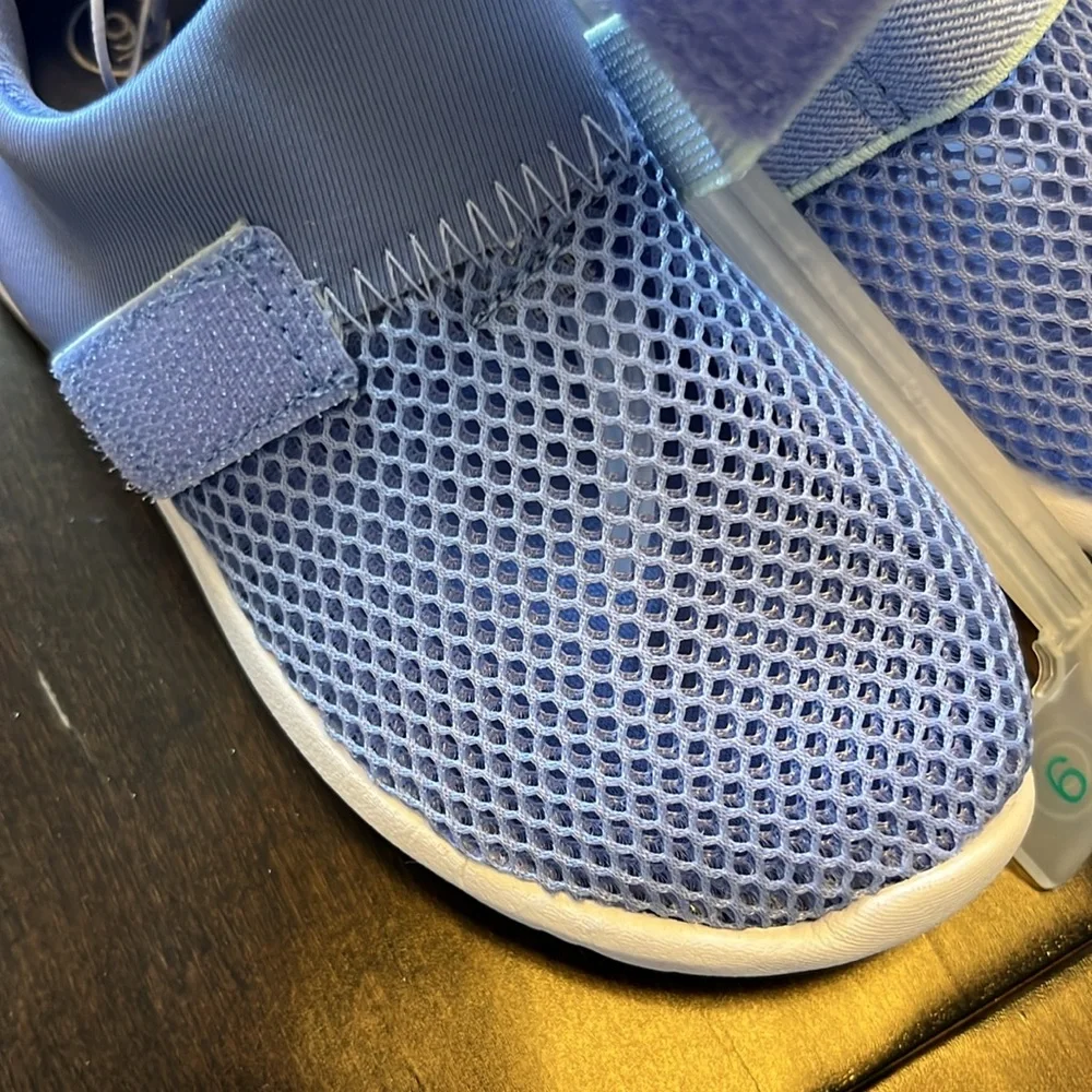 NWT Cat and Jack Toddler Austen Water Shoes in Purple !